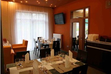 Hotell Zruč - Senec 3